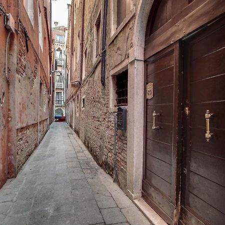 Canal View Suite In Rialto By Wonderful Italy Венеция Экстерьер фото