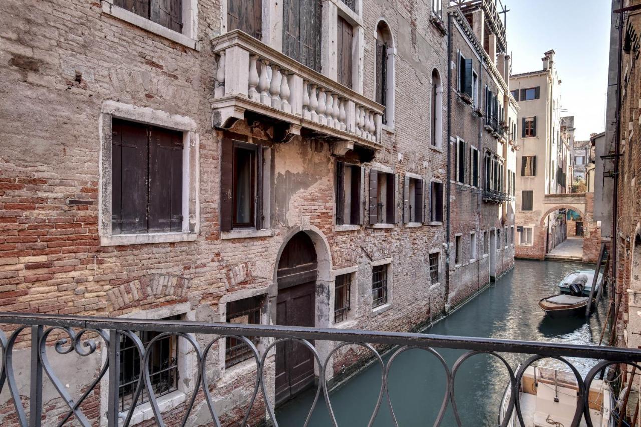Canal View Suite In Rialto By Wonderful Italy Венеция Экстерьер фото