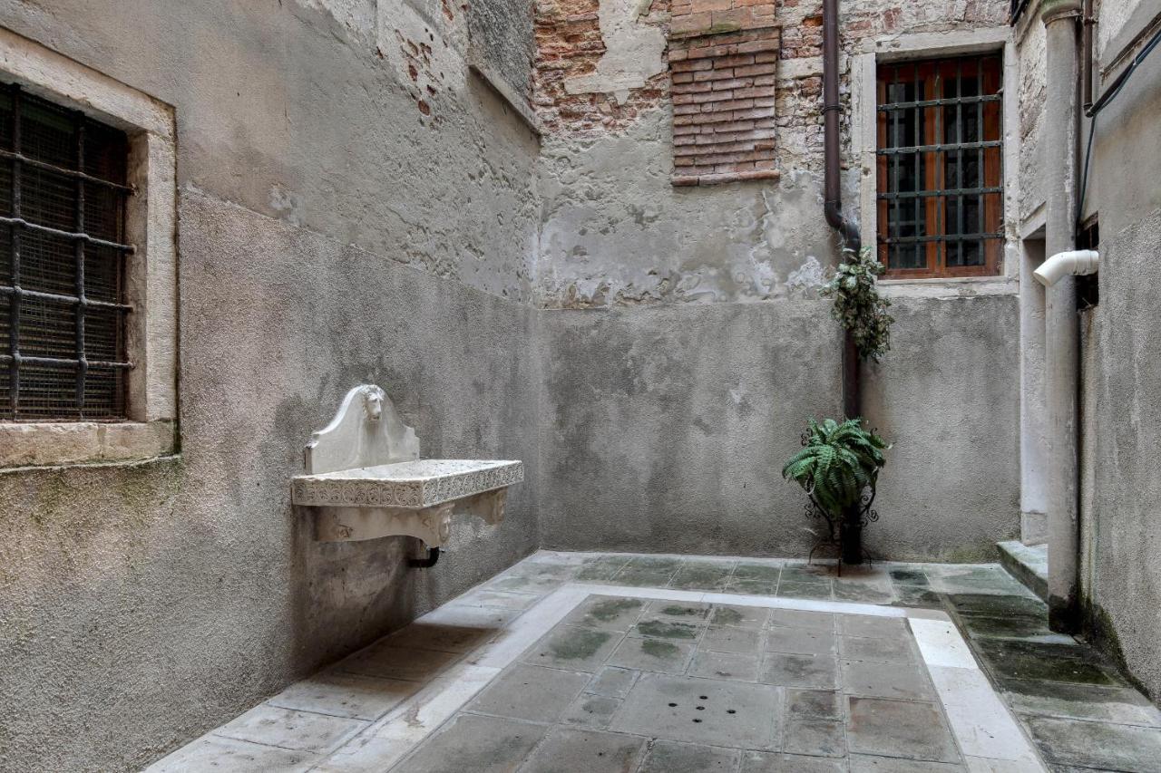 Canal View Suite In Rialto By Wonderful Italy Венеция Экстерьер фото
